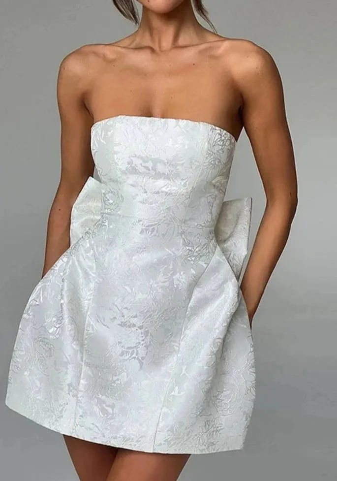 Alisayah - Flattering strapless dress