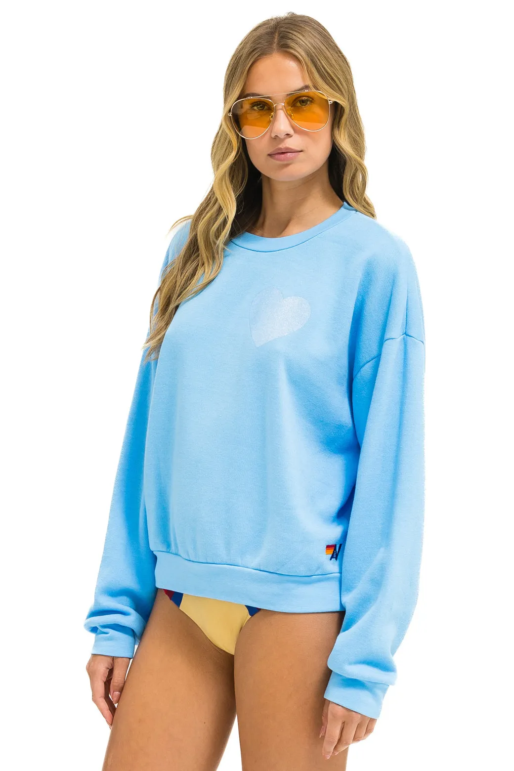 GLITTER HEART RELAXED CREW SWEATSHIRT - SKY // BLUE