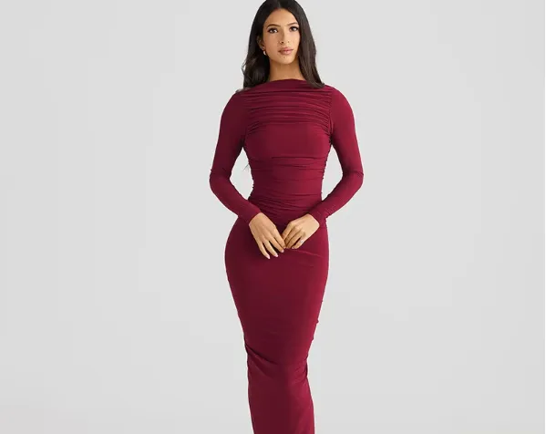 Marina - Flattering dress with open back