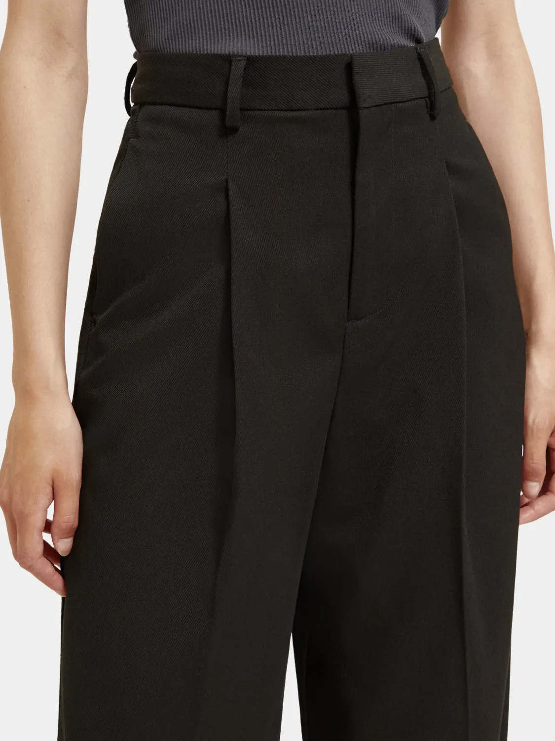 Rose pleated high-rise pants