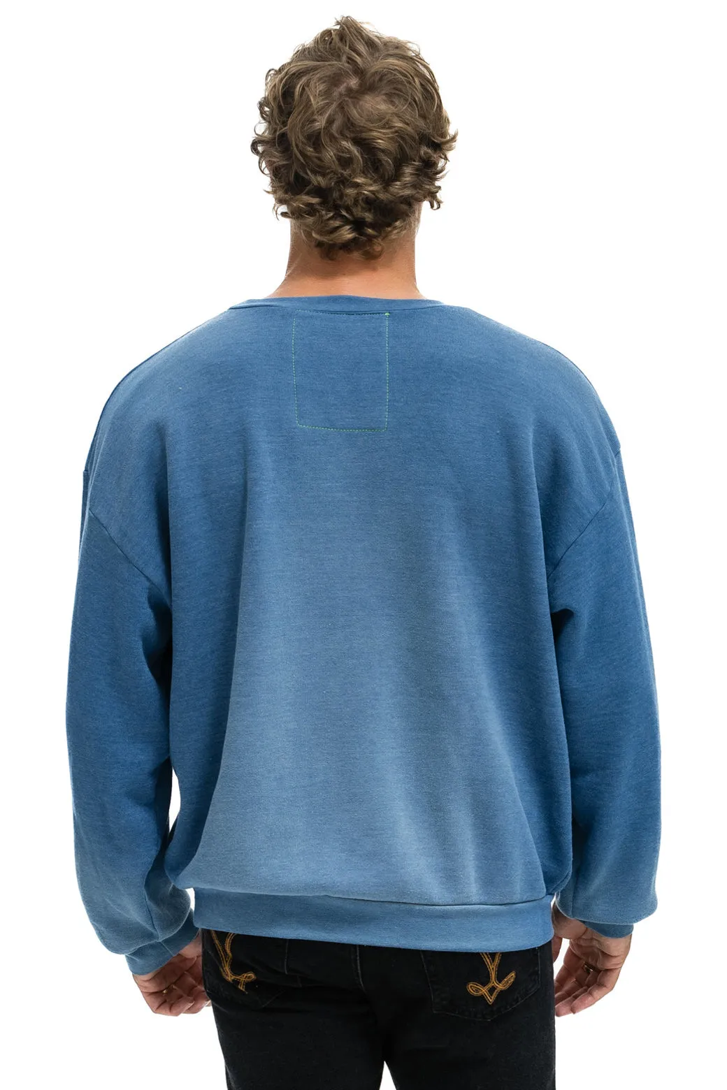 SURFER WAVE PATCH RELAXED CREW SWEATSHIRT - FADED WATER